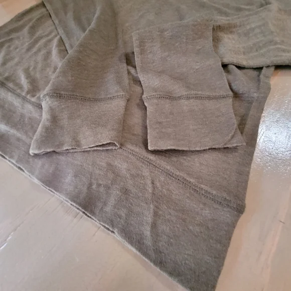Vince • 100% Linen Long Sleeve Slub Pullover Shirt in Olive Drab Green Sz M - Picture 9 of 12